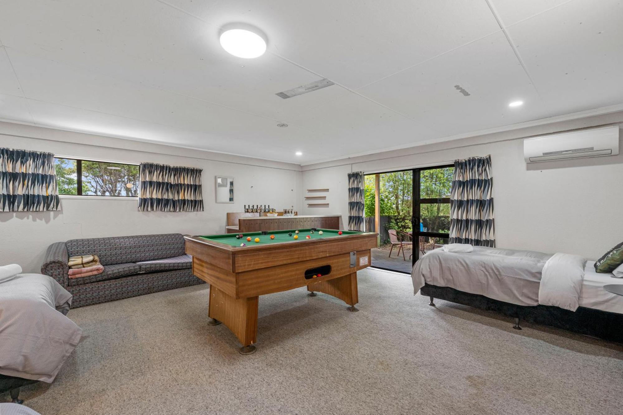 Ngaio Views - Lake Taupo Holiday Home Extérieur photo