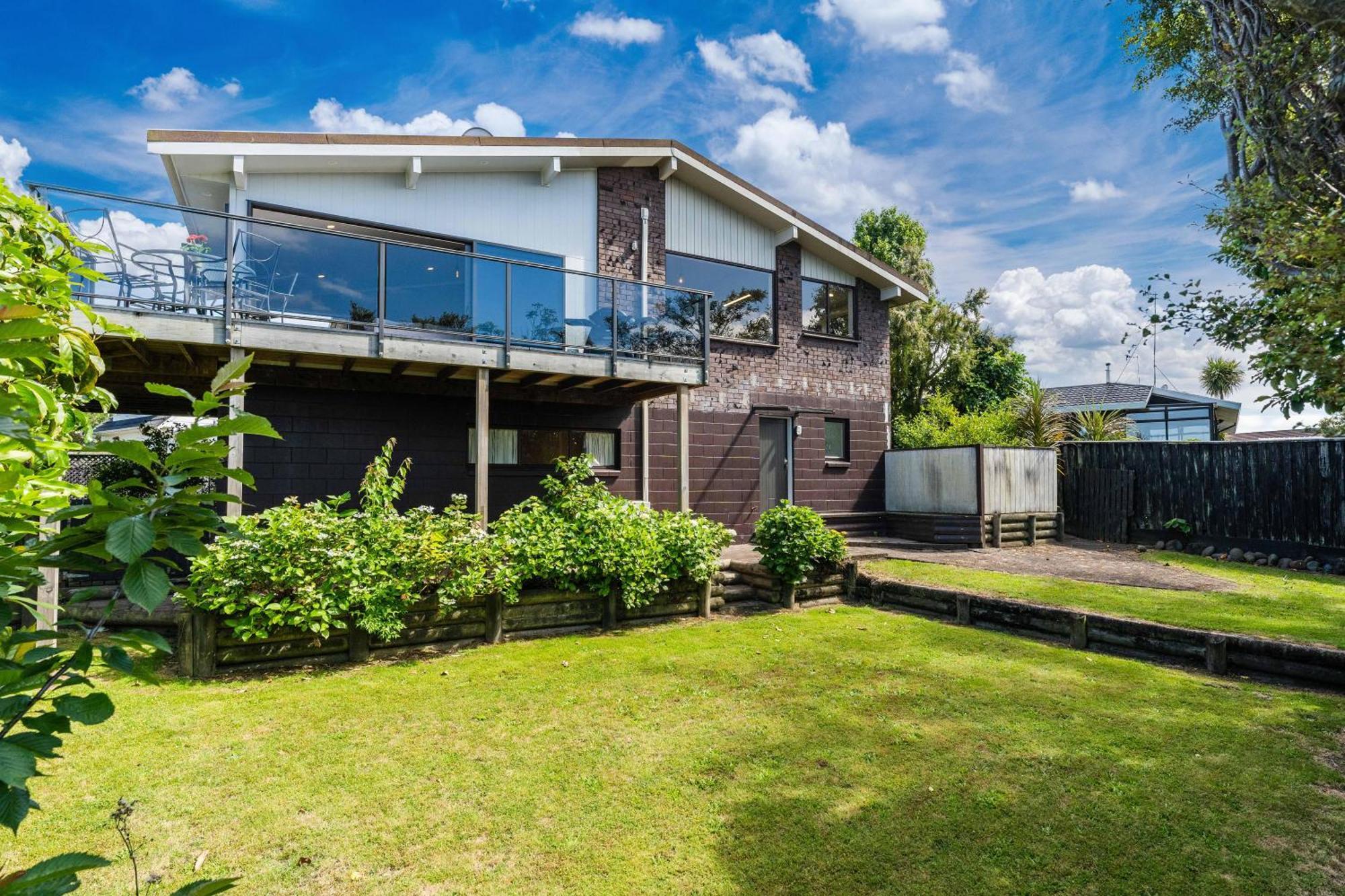 Ngaio Views - Lake Taupo Holiday Home Extérieur photo