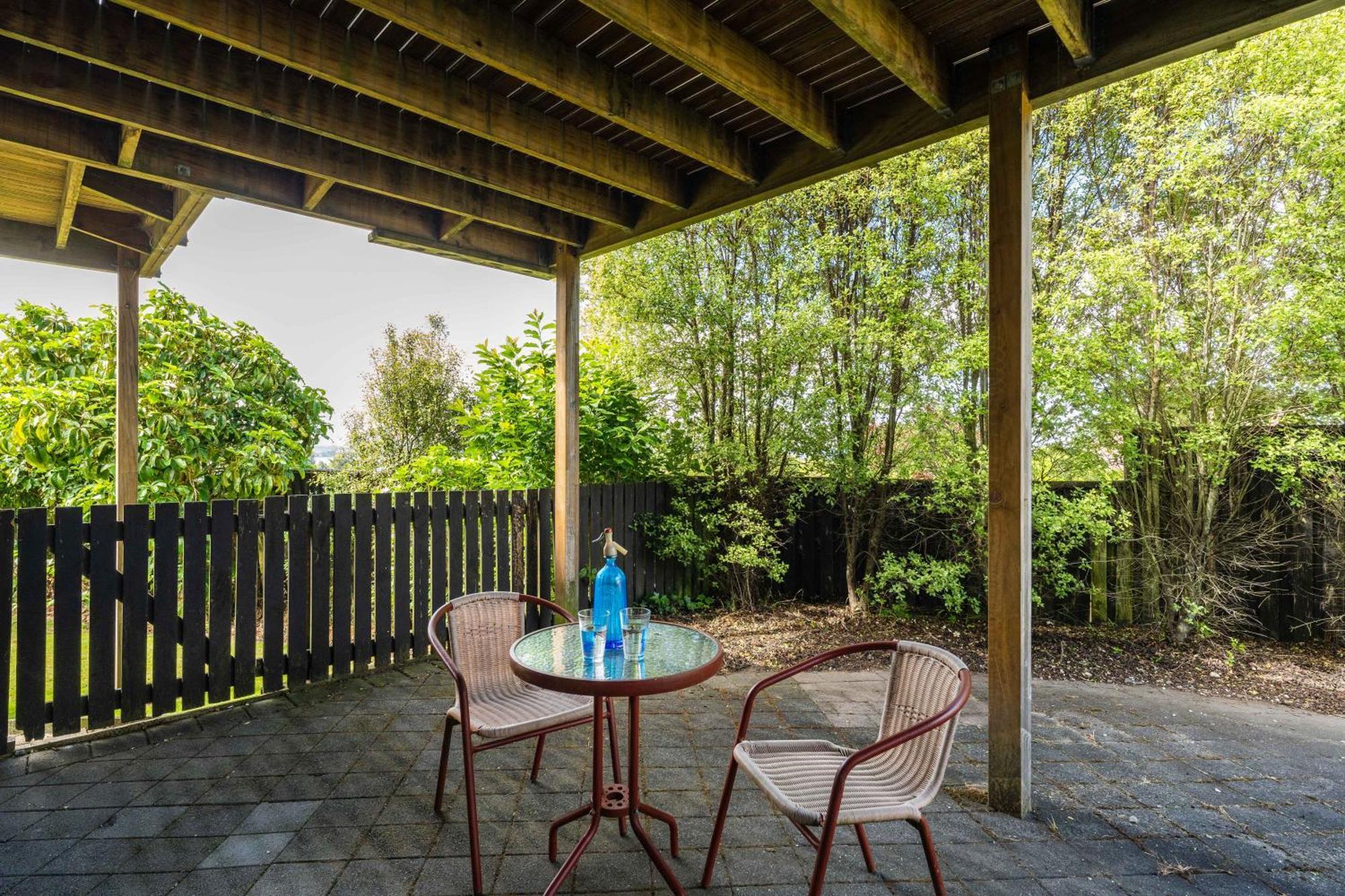 Ngaio Views - Lake Taupo Holiday Home Extérieur photo