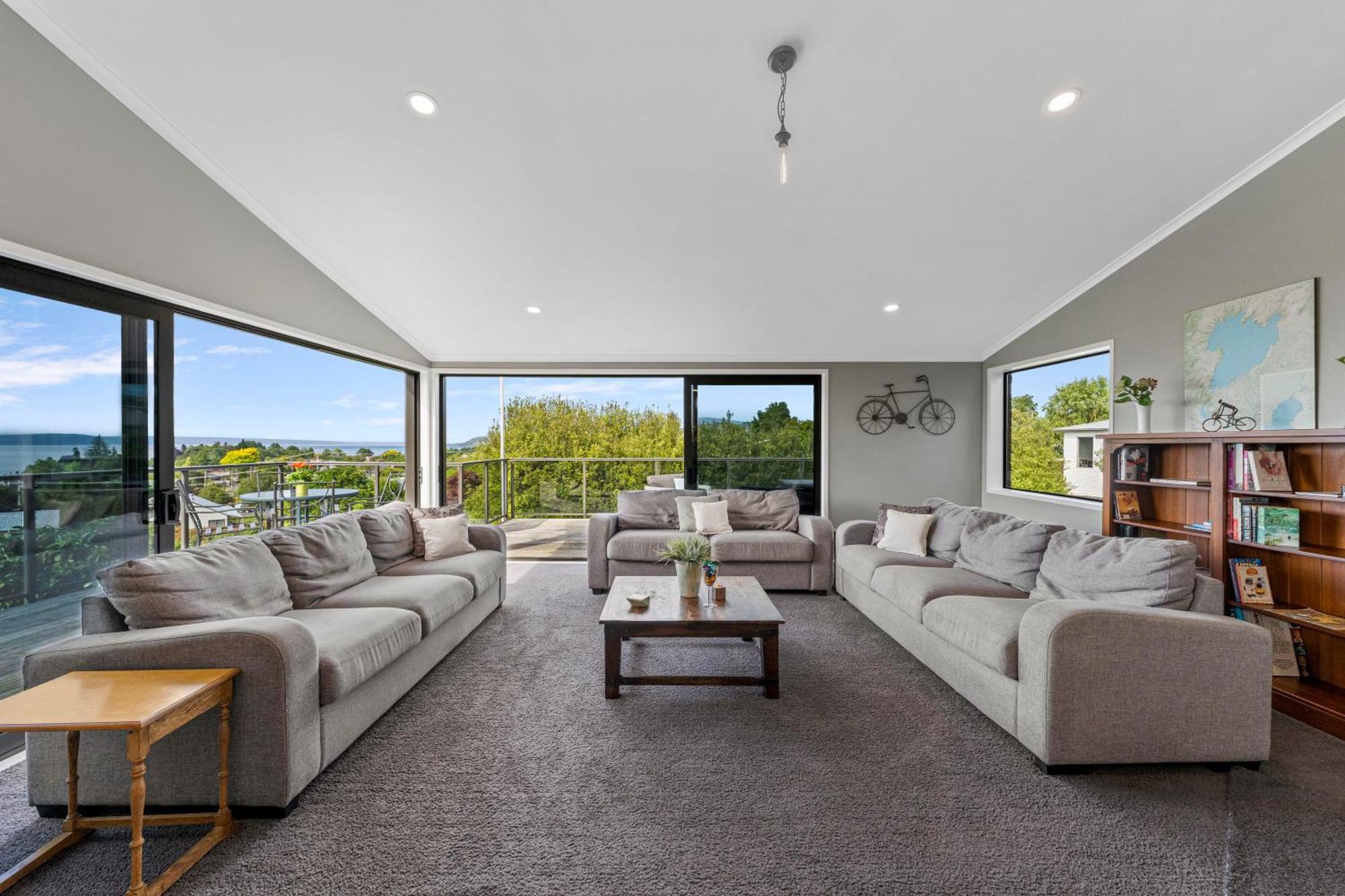 Ngaio Views - Lake Taupo Holiday Home Extérieur photo
